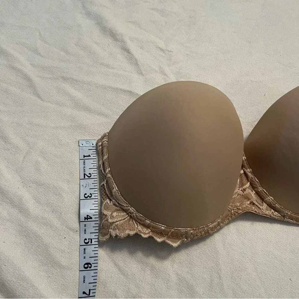 Elegant Lace Strapless Bra in Tan